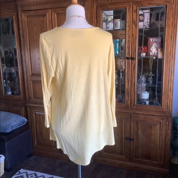 🎉$13 Tops 3/$20🎉Buttercup Yellow Summer Top✨ - Picture 3 of 4